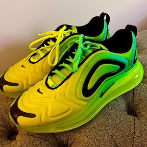 Nike Air Max 720 volt/black Bordeaux Volt Glow